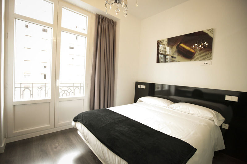 Vitium Urban Suites Madrid Esterno foto